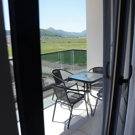 Pavle * Τρέμπινιε